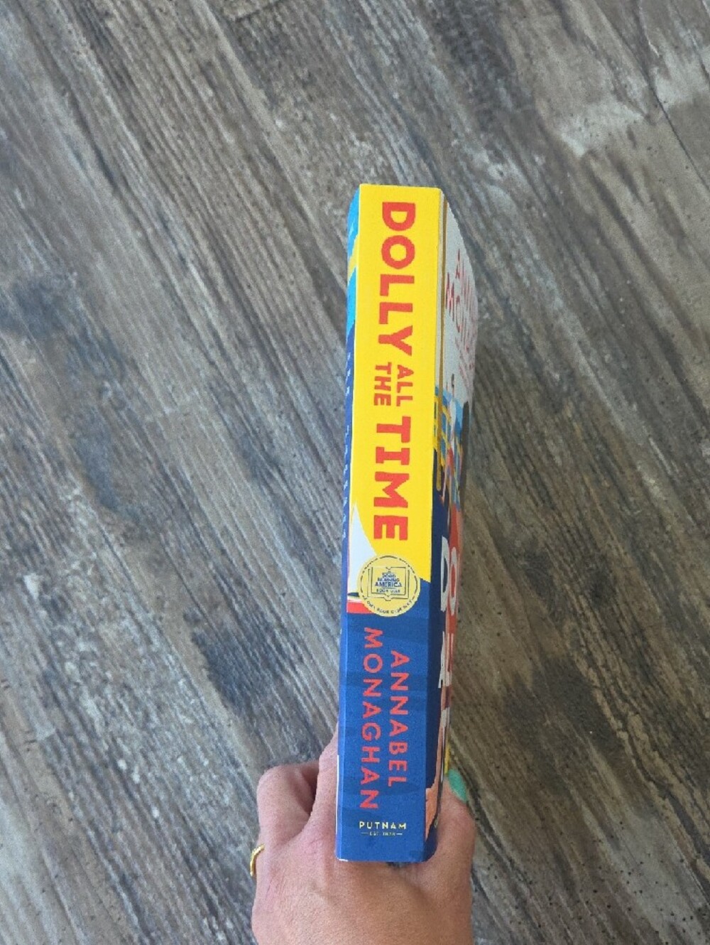 3/$13 or 4/$16 Dolly All The Time by Annabel Monaghan Paperback - Picture 3 of 4